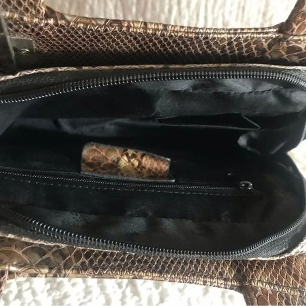 N/A leather snake